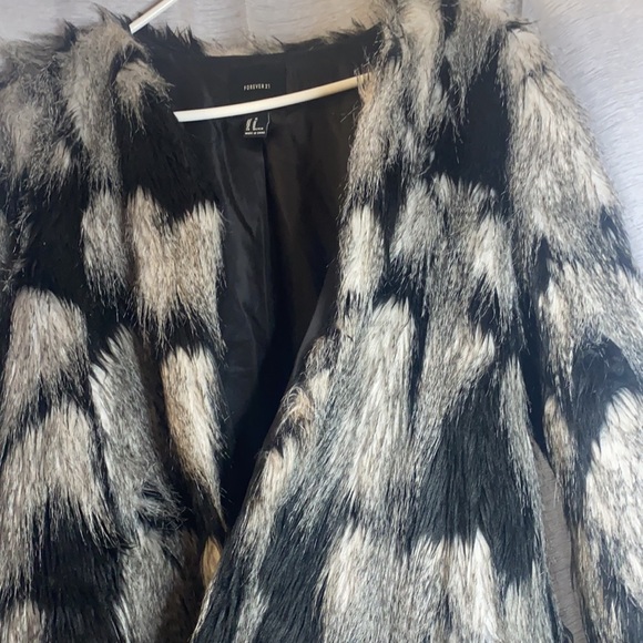 Light weight fur coat - Picture 8 of 8
